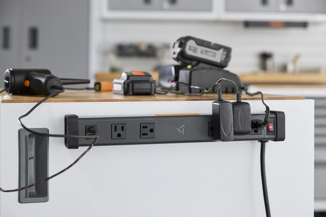213-gladiator-powerstrip-bar-5.webp Gladiator® PowerStrip Bar