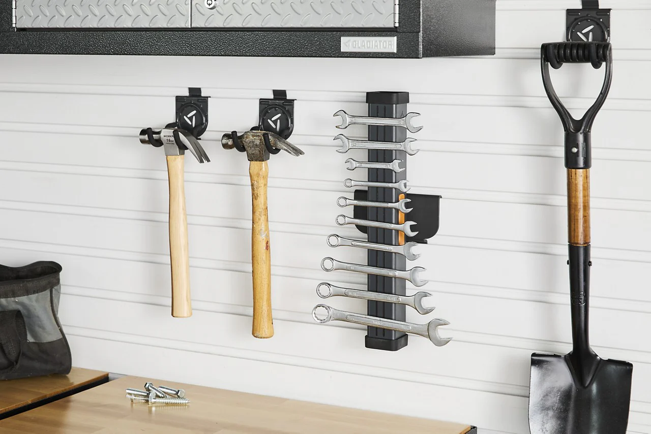 Gladiator® Magnet Bar